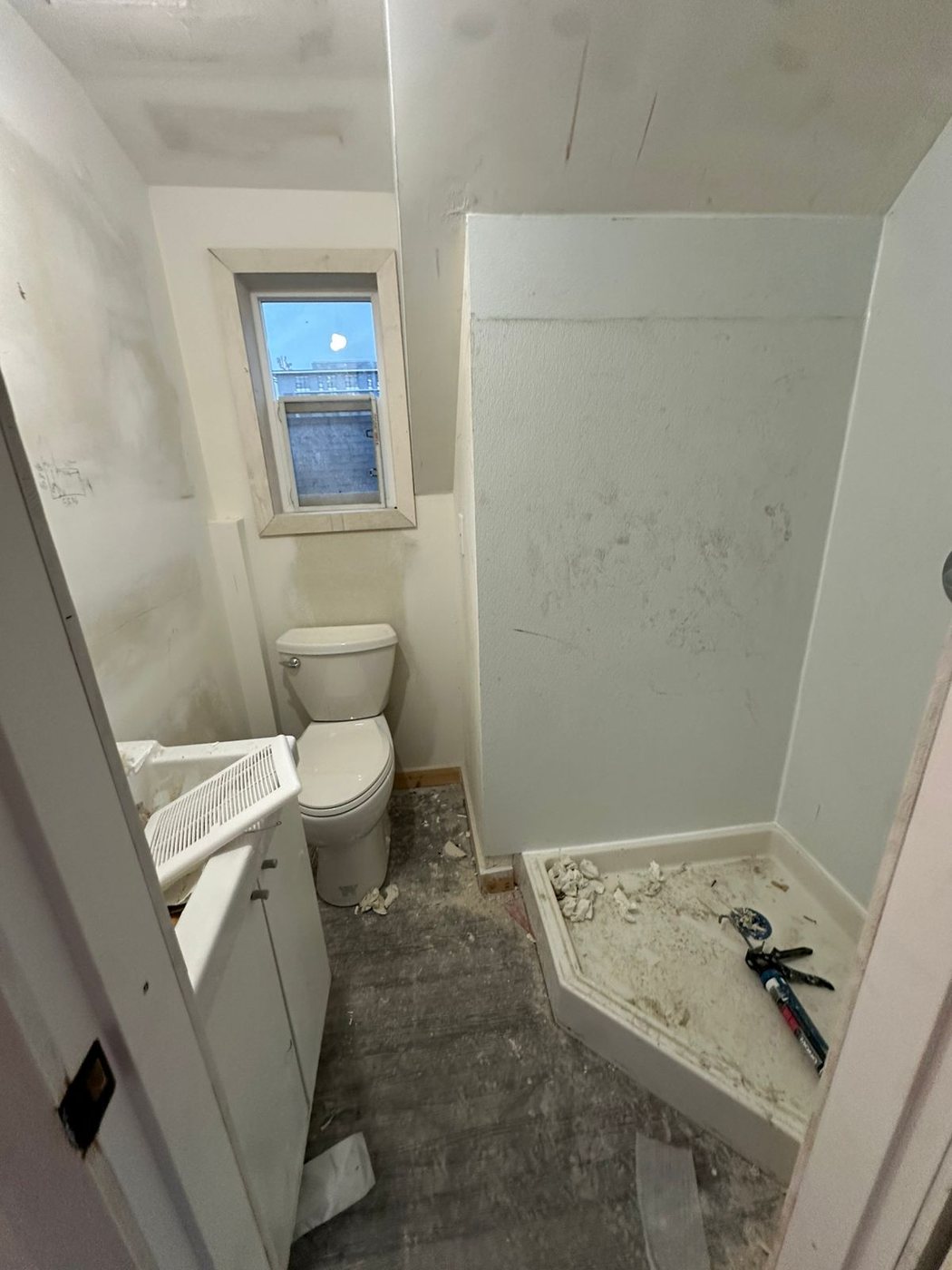 Bathroom before cleaning